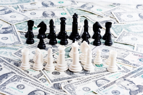 CEO battle: Oracle and Salesforce leaders play chess